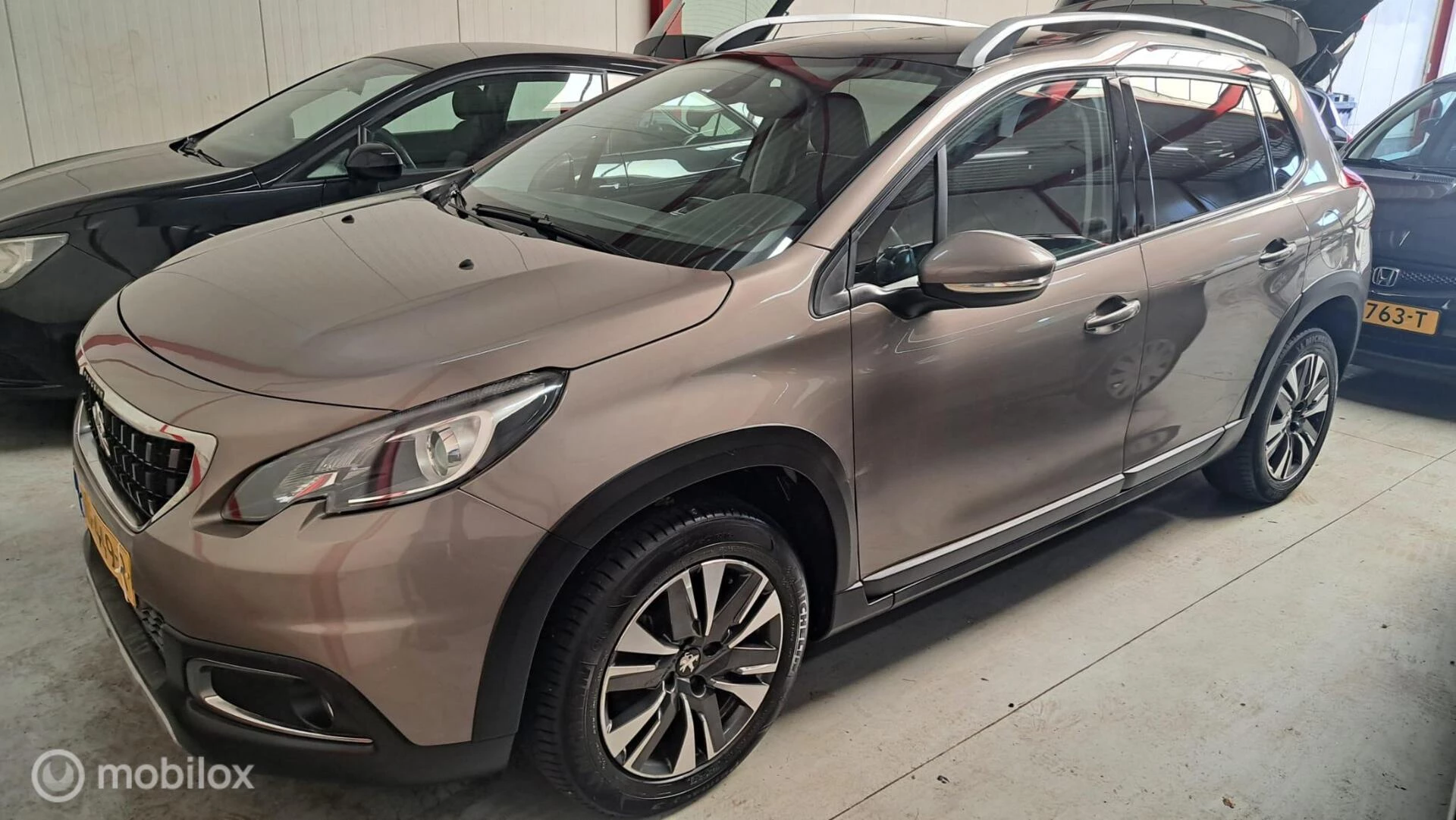 Peugeot 2008 2017 - 1.2 PureTech Active stopstart, Automaat afbeelding 2