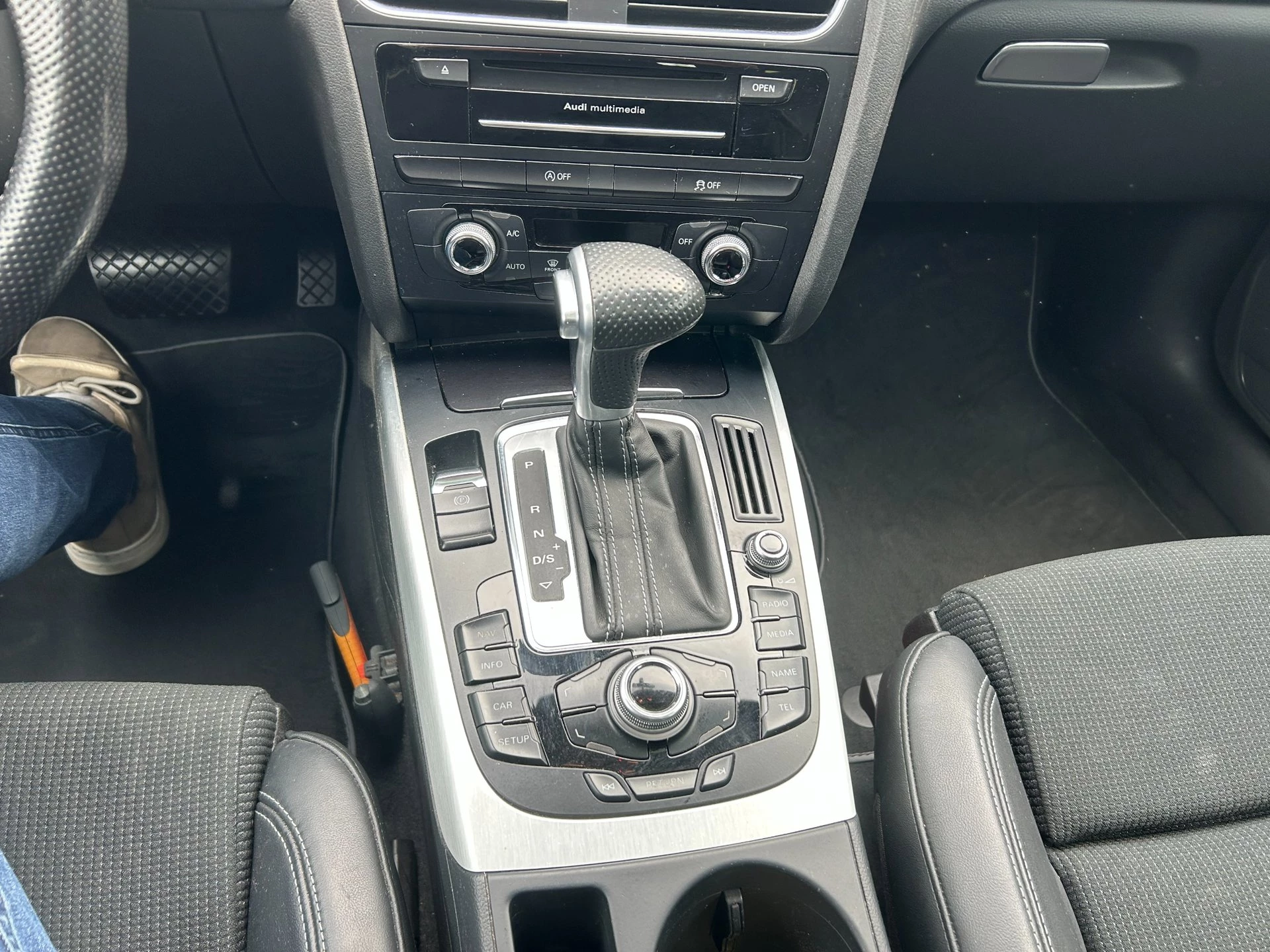 Audi A4 2015 - Avant 2.0 TDI S Line aut ,panod,19 inch,half leder,1eigenaar afbeelding 12