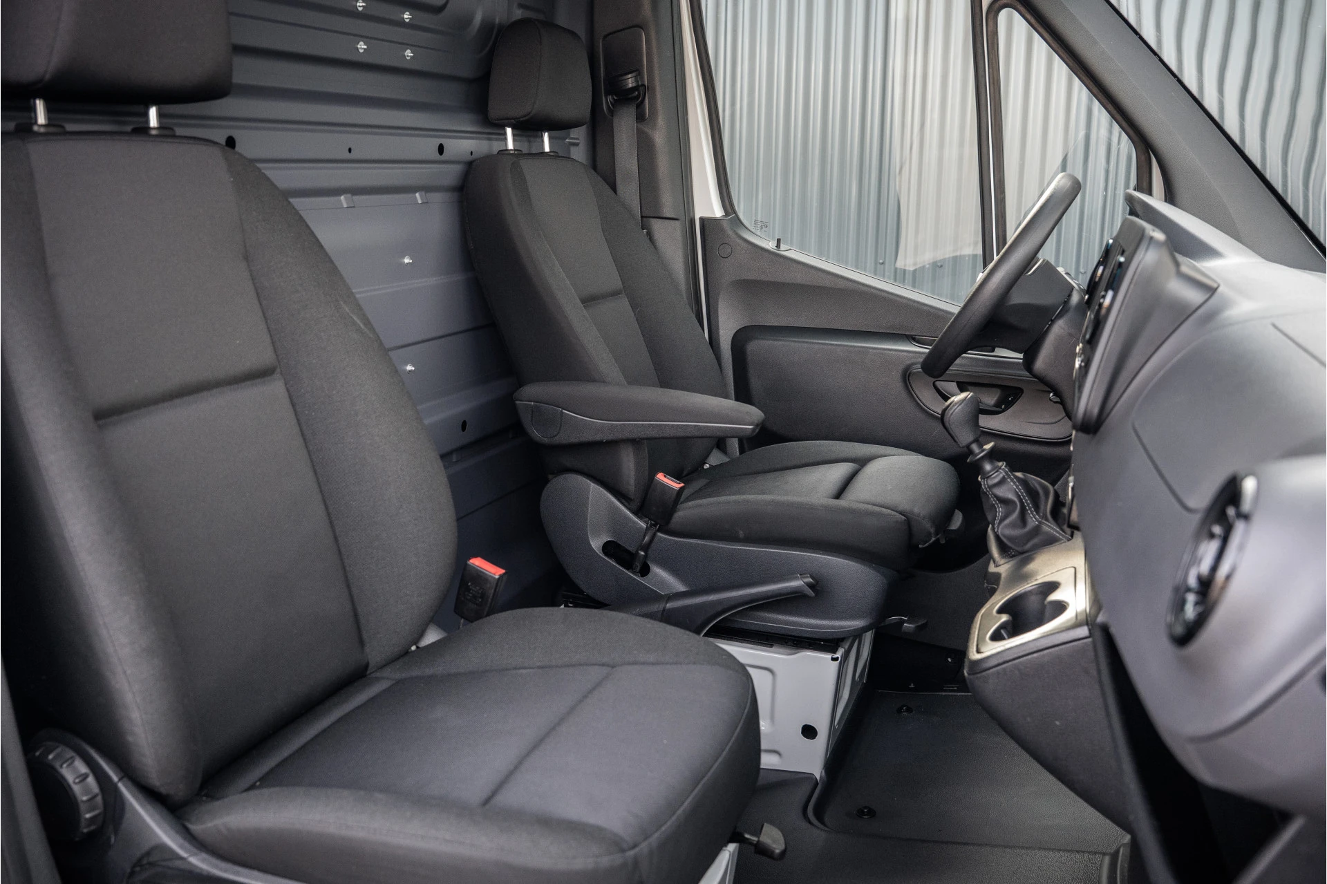 Mercedes-Benz Sprinter 2020 - 311 CDI RWD L2H2 | Volledig Ingericht | Mbux | Camera | Climatronic obrázek 16