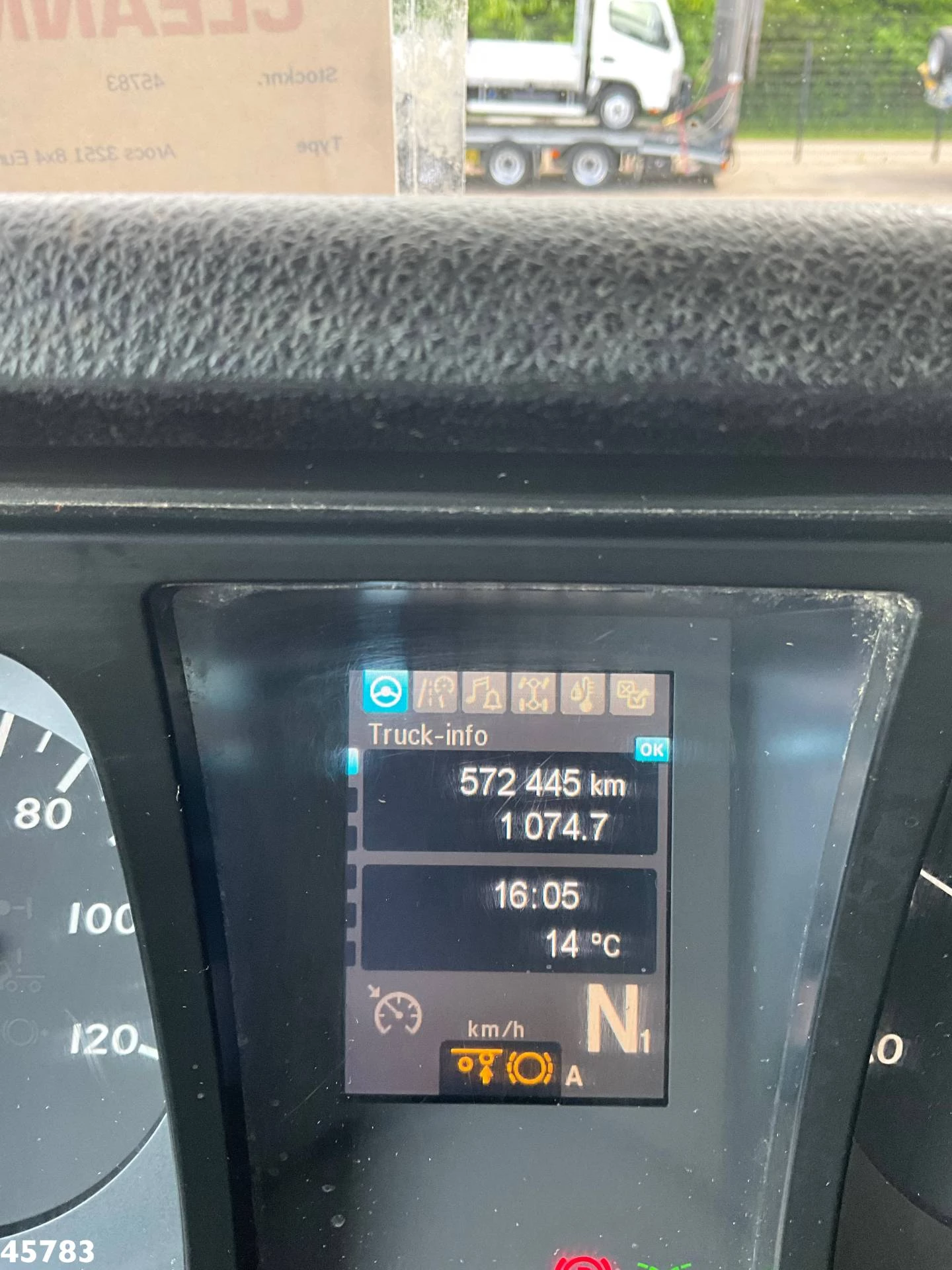 Mercedes-Benz Arocs 3251 8x4 Euro 6 HMF 26 Tonmeter laadkraan 2016 afbeelding 15