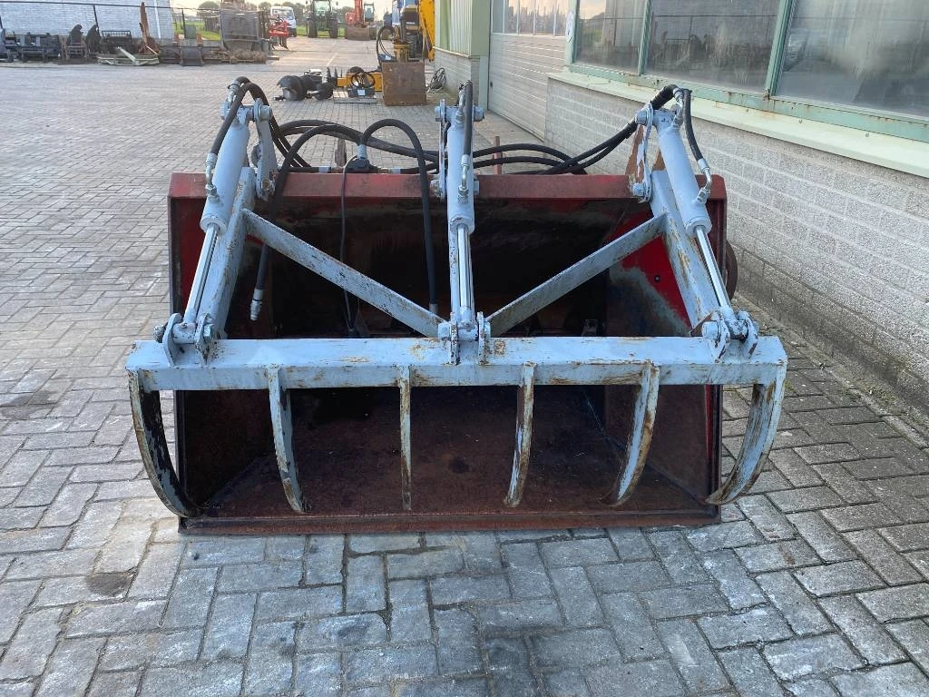 Kubota - 520 image 1