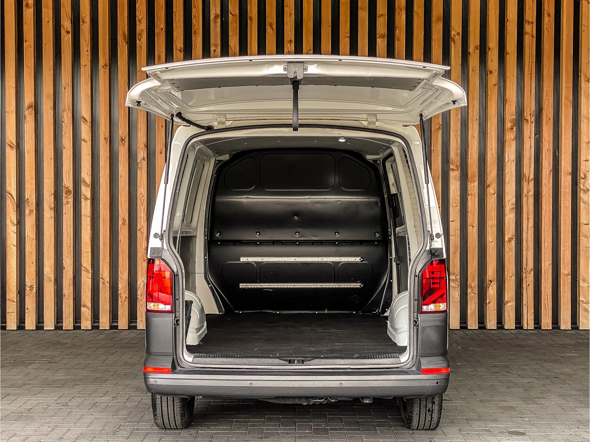 Volkswagen Transporter 2020 - 2.0 TDI 110PK Bestelwagen L1H1 afbeelding 5