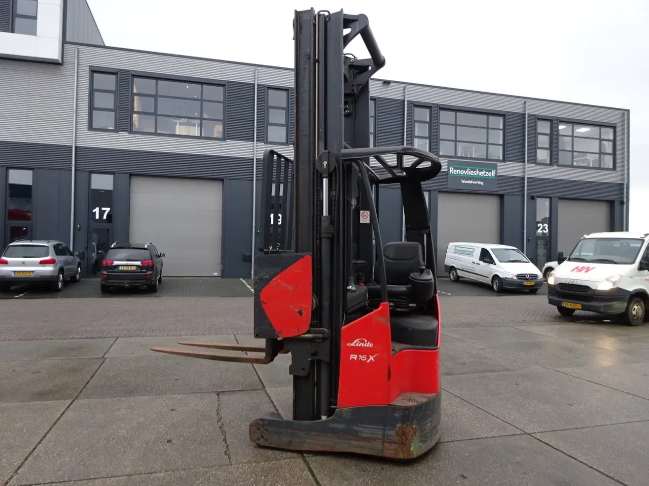Linde 2006 - R16X / 1600 kg / Reachtruck / Only for parts! afbeelding 4
