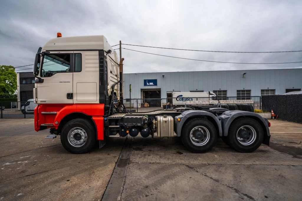 MAN TGX 2015 - 33.560 XLX BLS+BIG AXLES+INTARDER obrázek 8