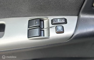 Toyota Corolla 2005 - 1.6 VVT-i Linea Sol obrazek 16