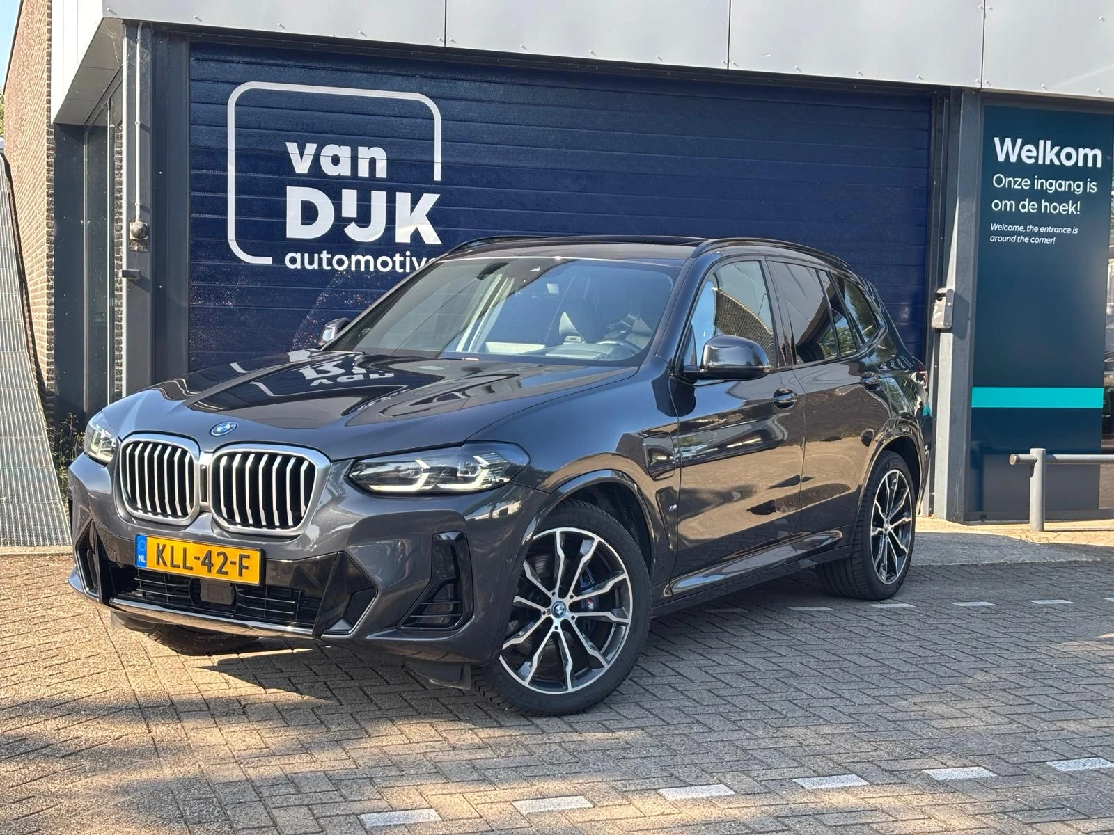 BMW X3 2023 - xDrive30e High Executive afbeelding 1
