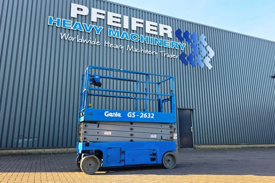 Genie 2015 - GS2632 Electric, 10m Working Height, Non Marking T immagine 1