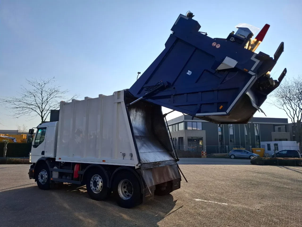 Volvo FE 260 2011 - / NL GARBAGE TRUCK / TUV:26-09-2026 / LENKACHSE / ONLY:361848 KM / AIRCO / 3SEATS / AUTOMATIC / EURO-5 / 2011 immagine 5