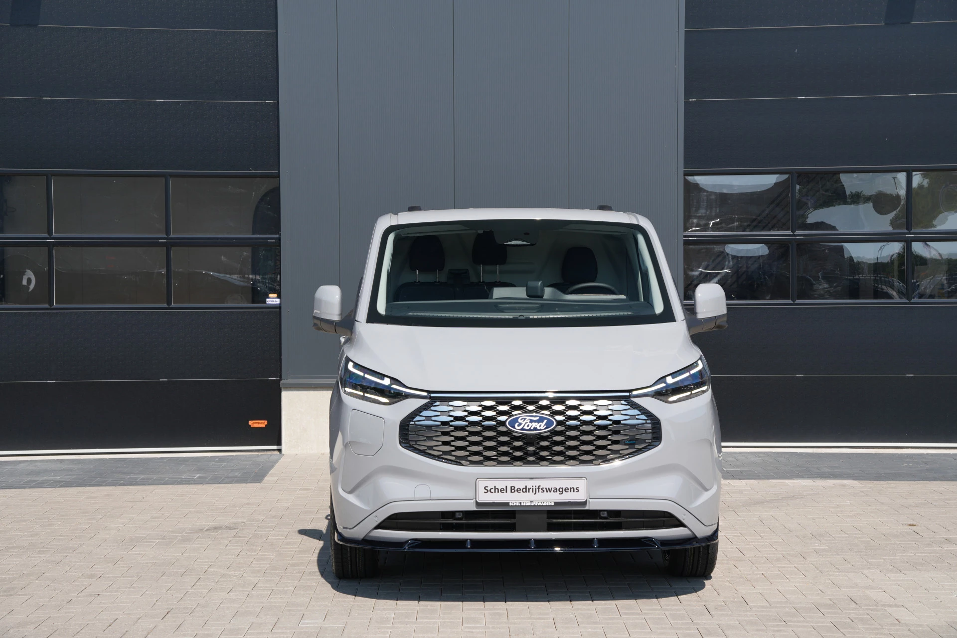 Ford E-Transit Custom 2026 - 340 L2H1 Limited 71 kWh 218pk - Trekhaak - ACC - B&O - Navi - Stoel/Stuurverwarming - 360 Camera - Blindspot - Rijklaar Bild 2