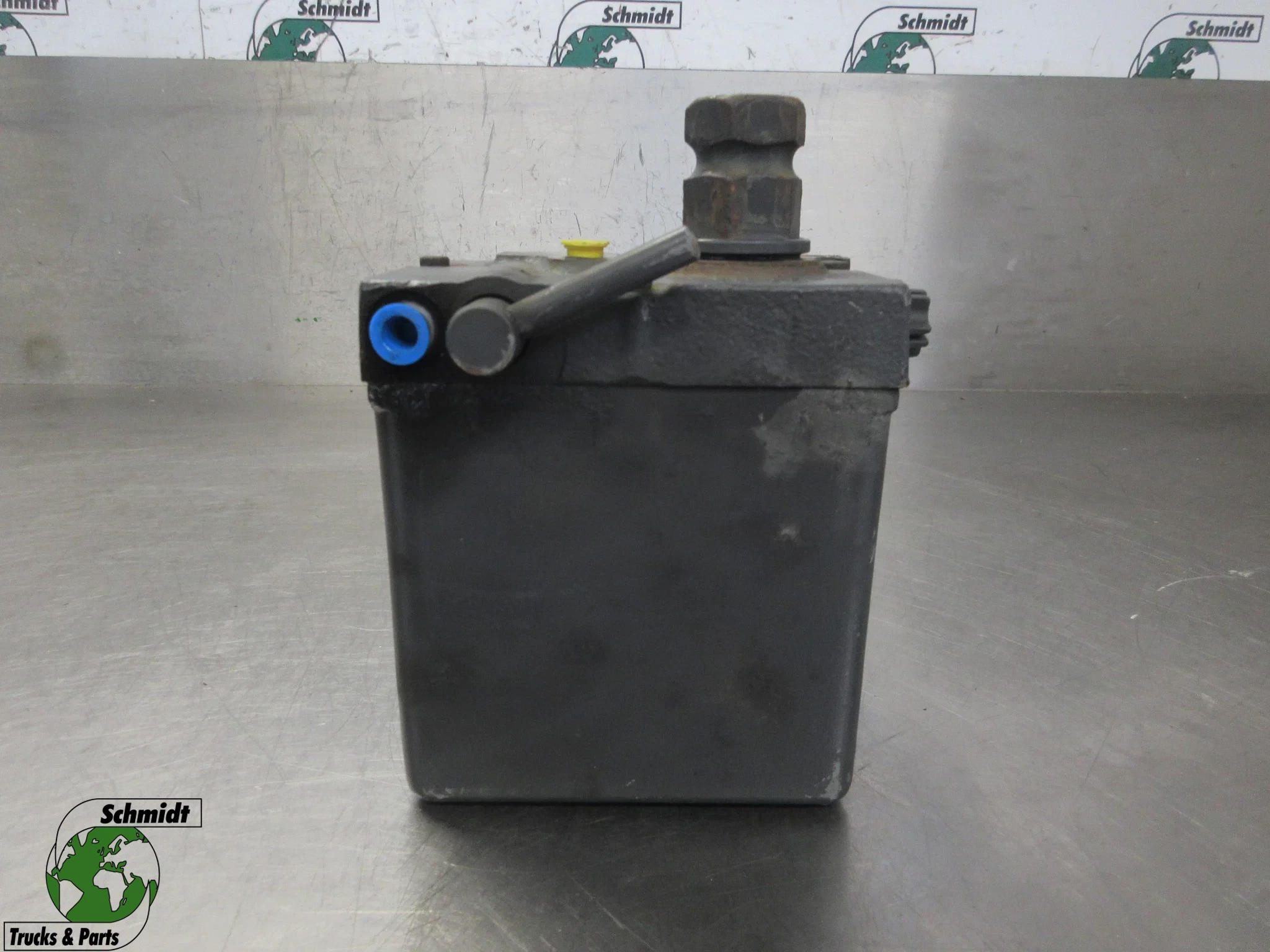 Mercedes-Benz - A 960 553 00 01 KANTELPOMP MERCEDES 1845 MP5 изображение 1