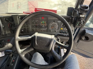 Scania P 2000 - P94-220 4X2 SWEEPER / VEEGMACHINE zdjecie 12