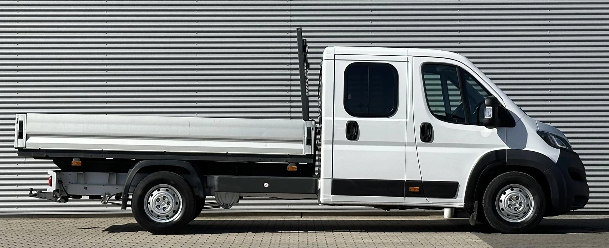 Peugeot Boxer 2023 - Open laadbak 2.2 165PK L4 DC Dubbele cabine zdjęcie 3