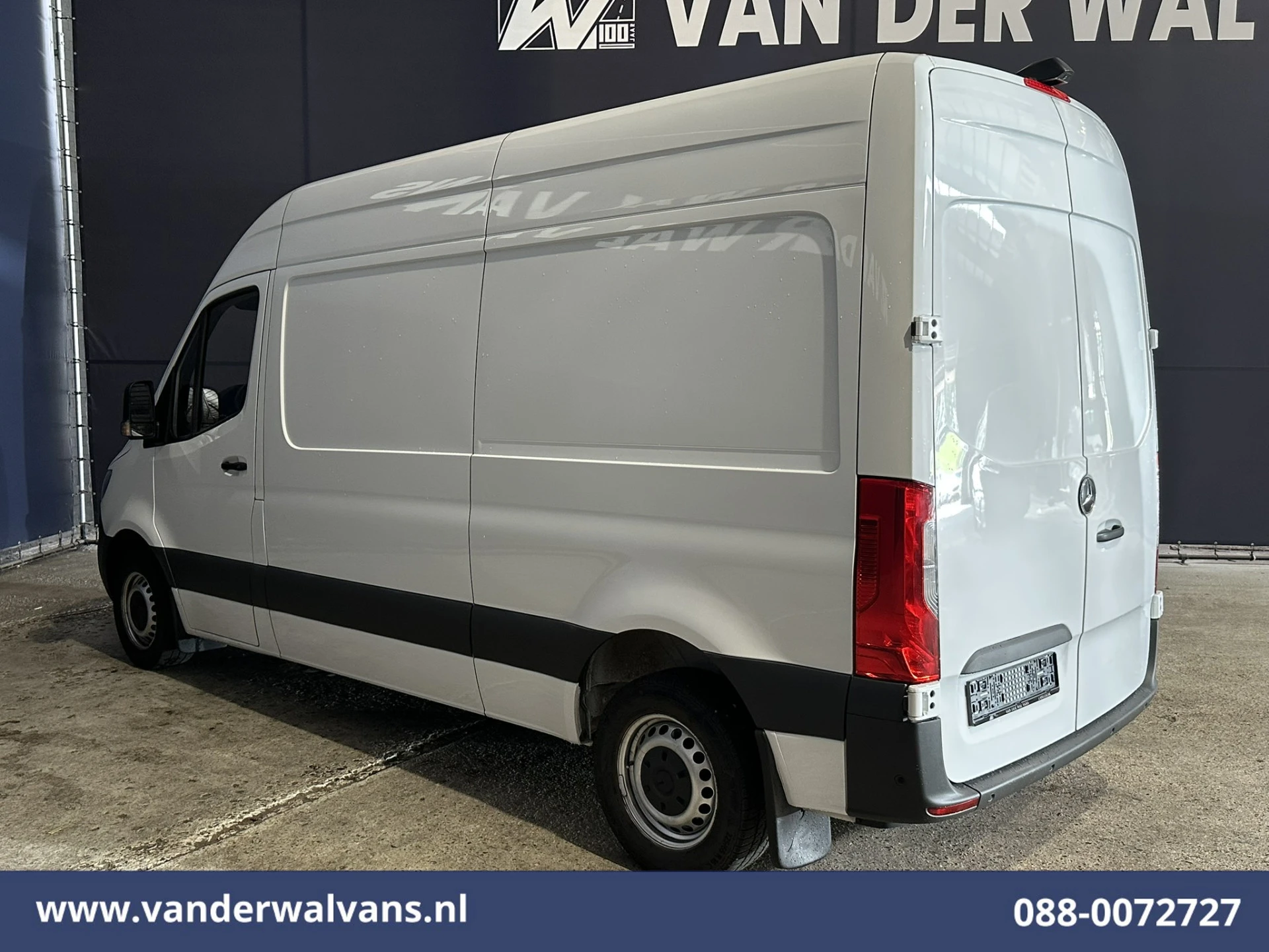 Mercedes-Benz Sprinter 2023 - 315 CDI 150pk L2H2 Euro6 Airco | Camera | Apple Carplay | Cruisecontrol | Chauffeursstoel | Leder immagine 11