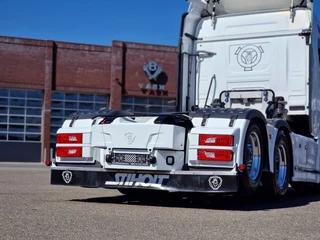Scania R 2020 - R520 V8 NGS Lowroof 6x2 - Custom interior - Retarder - Full air - "Liverpool Edition" bild 37