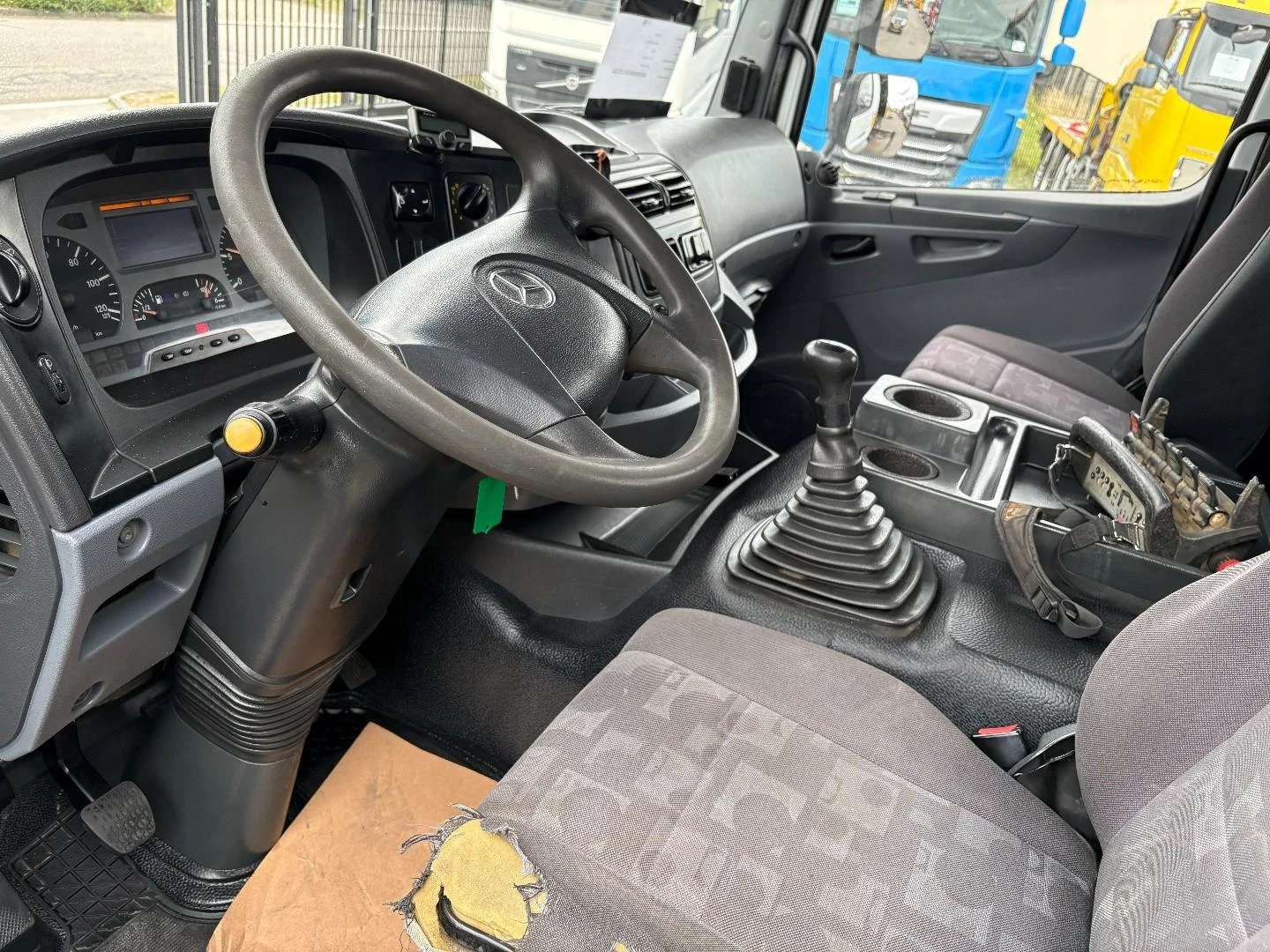 Mercedes-Benz Axor 2008 zdjęcie 9