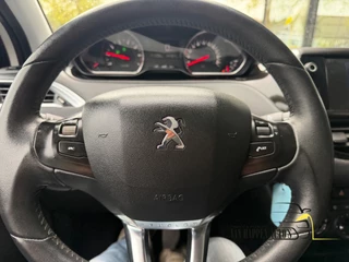 Peugeot 208 2014 - 1.2 VTi Allure obrazek 23