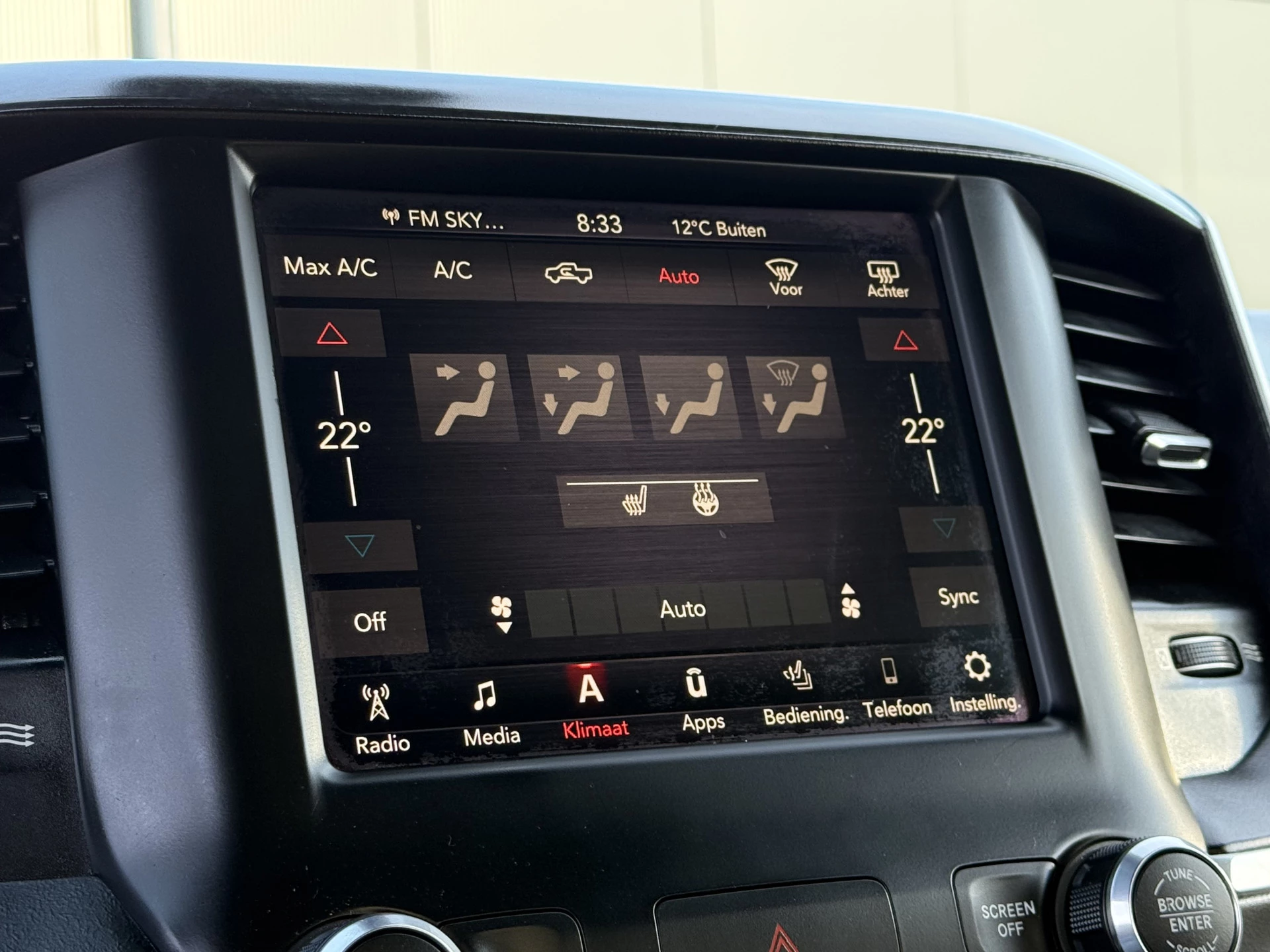Dodge Ram 1500 2018 - 5.7 V8 4x4 BIG HORN / CREW CAB / LPG-G3 / NL AUTO / PANO / CAMERA / 3.5T TREKHAAK / GORILLA EXHAUST zdjęcie 17