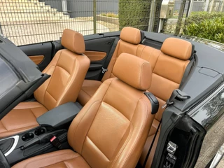 BMW 1 Series 2011 - Cabrio 118i Executive Automaat ,leer,trekh,boekjes imagem 9