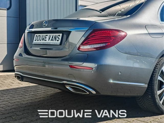 Mercedes-Benz E-Class 2019 - 300e Head Up Exclusive Memory Burmester Panorama Hybrid obrazek 12