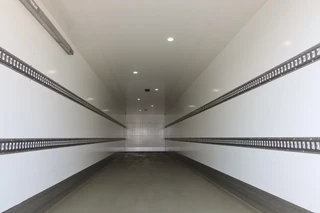 MAN TGM 2019 - 15.290 Trekker + Heiwo city trailer geïsoleerd + Dhollandia 2000 KG klep obrazek 5
