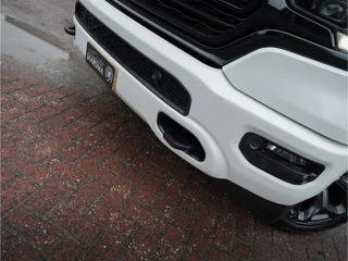Dodge Ram 1500 2022 - 5.7 V8 4x4 Crew Cab Limited Night immagine 14