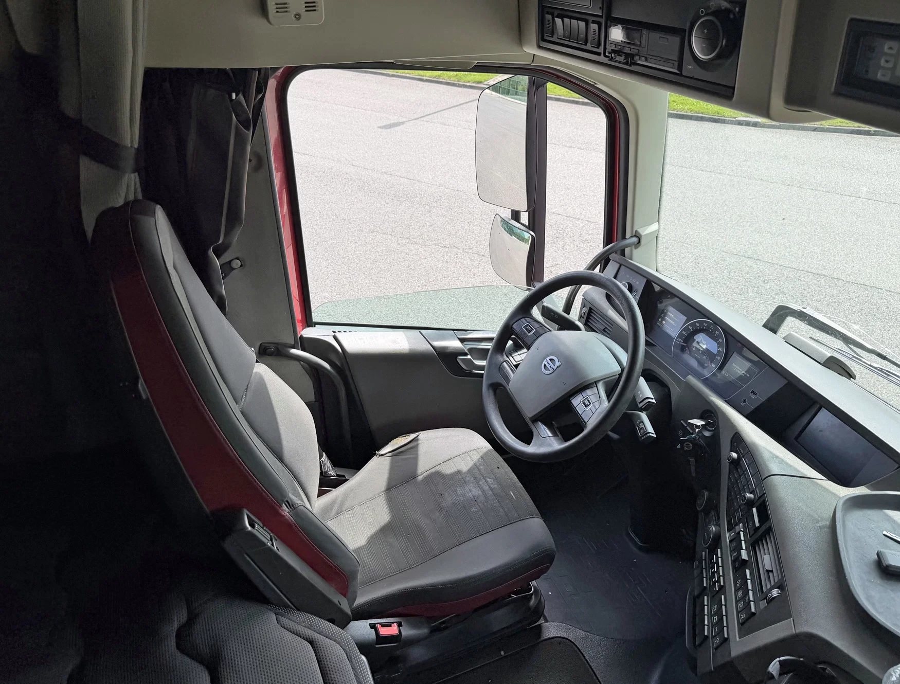 Volvo FH 2019 - 13.500 I-PARK COOL TRS COOLING ISOLATED BOX TAIL LIFT BURG TRAILER TOP CONDITION NL-COMBI obrázek 9