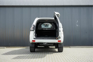 Toyota Land Cruiser 2022 - 2.8D-4D | 204 PK | 4X4 | Vol Opties | Automaat | Luchtvering | 360° camera | Adapt.Cruise | Stoelverw. & -koeling | LED image 8