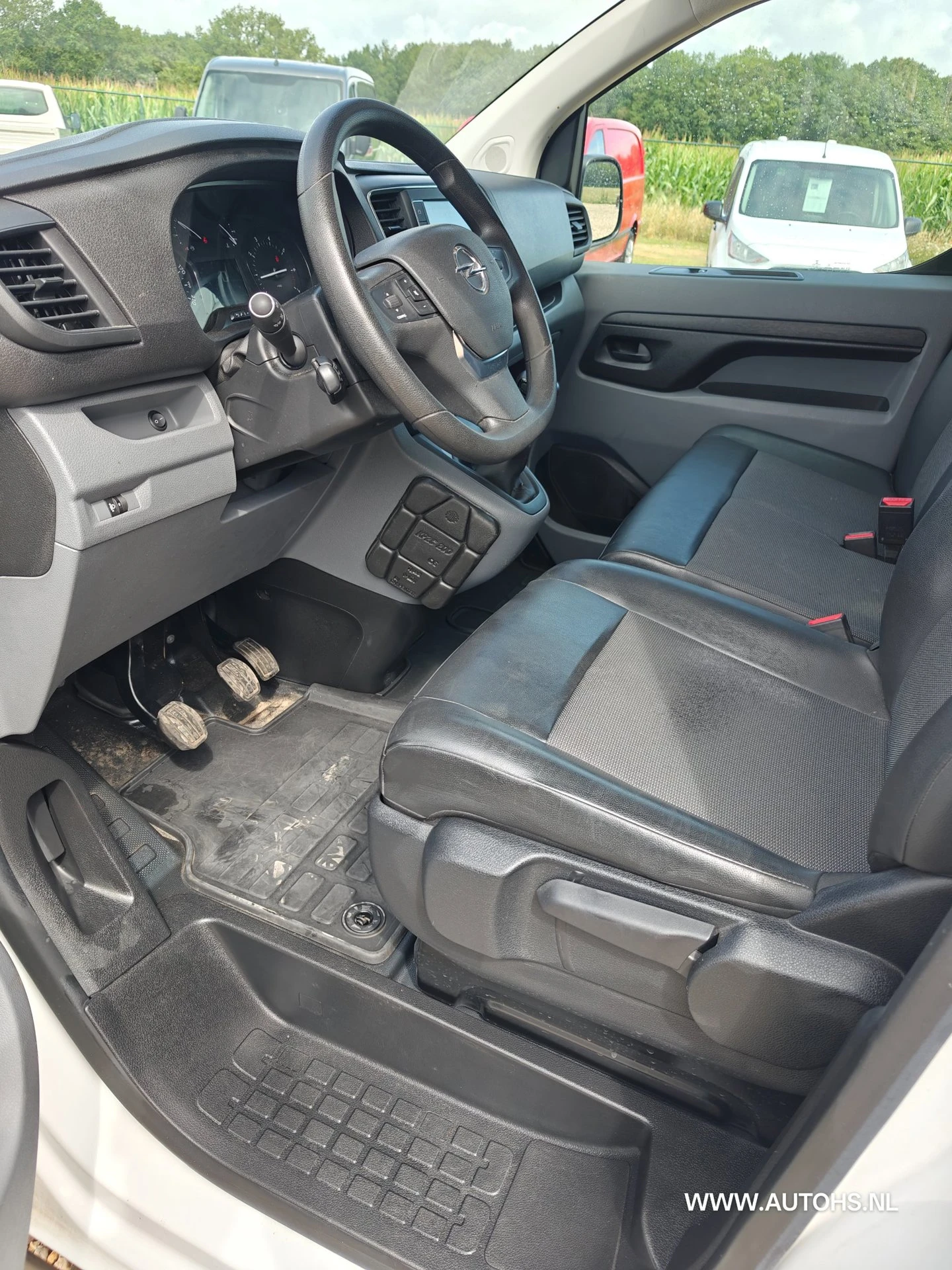 Opel Vivaro 2020 - 1.5 CDTI L2H1 , Werkplaats inrichting , Euro 6 , 1e Eig. Camera , navi , cruise , in pracht staat. afbeelding 11