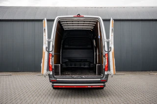 Mercedes-Benz Sprinter 2023 - 315 CDI RWD L3H2 | ZGAN | Automaat | 1e Eigenaar | Camera | Carplay | Cruise | Mbux | Climatronic image 9