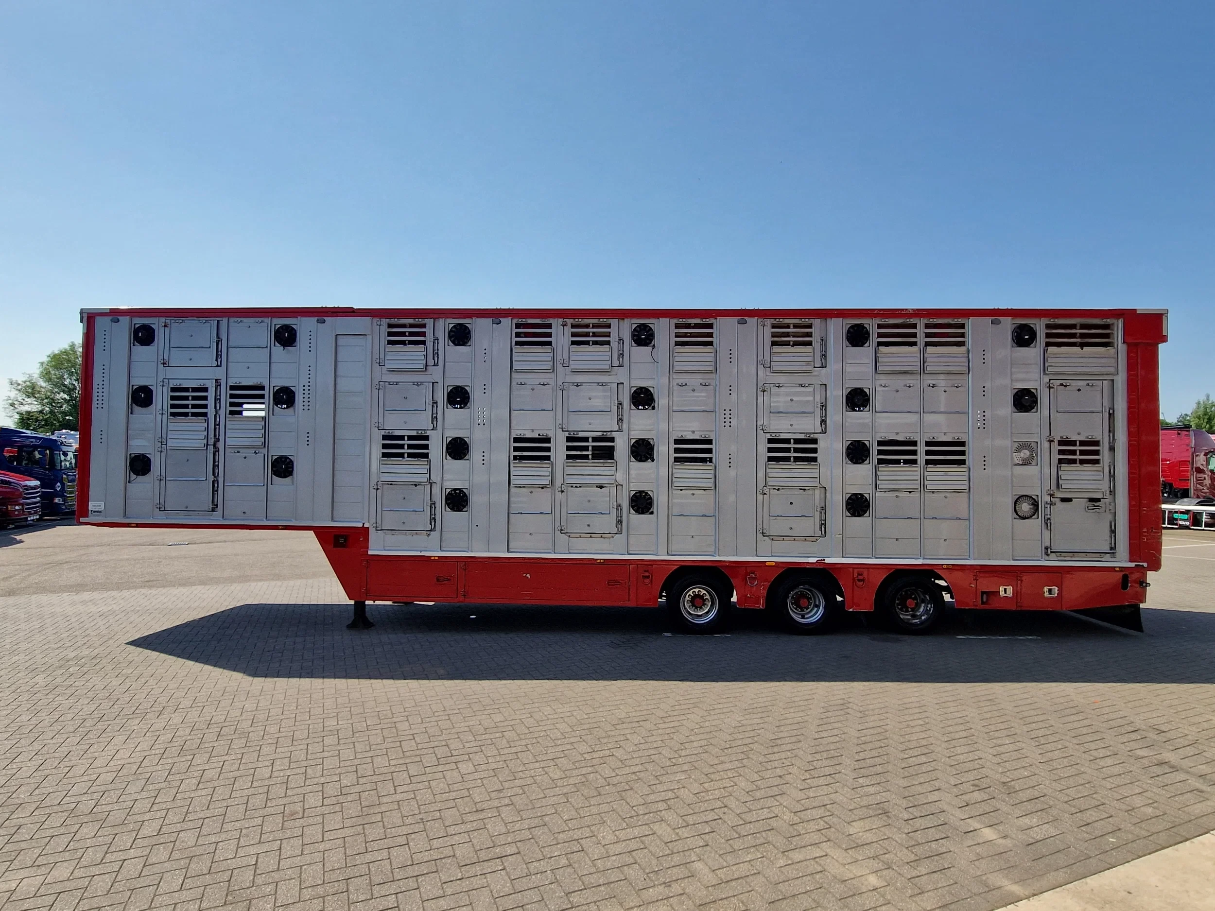 Finkl 2009 - SAV35 - 3/3 deck livestock - Ventilation - Lifting floors - Lifting roof obrázek 46