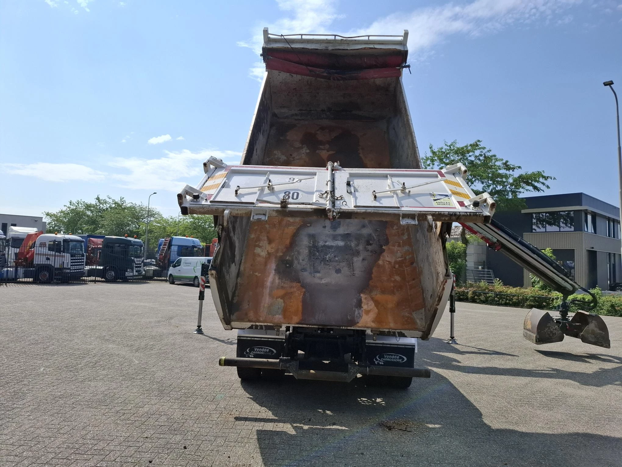 Scania P - NGS XT P410 / 6X4 / RETARDER / ONLY:192584 KM / BIG AXLE / FASSI F215A / REMOTE / ROTATOR / 2SIDE TIPPER / FULL-STEEL / DRUM BRAKES / TUV:01-03-2027 / EURO-6 / 2018 afbeelding 15