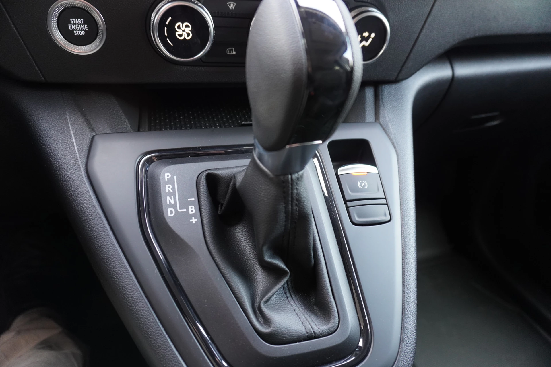 Renault Kangoo 2026 - E-Tech Advance L2 44 kWh 122PK Automaat Opklapbare Dubbelcabine afbeelding 16