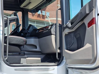 Scania R 2019 - R650 V8 NGS Highline 6x2*4 - Chassis - 4.35WB - Retarder - Full air - Leather zdjecie 21