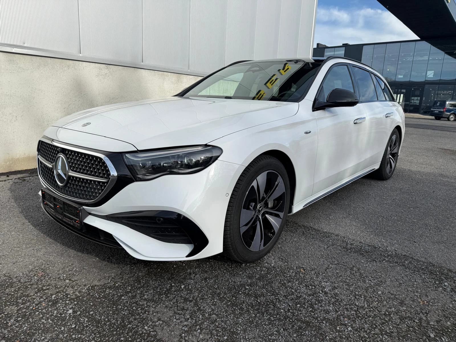 Mercedes-Benz E-Class 2025 - E300e AMG LINE ADVANCED EDITION image 1