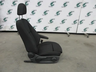 Mercedes-Benz - A 907 910 53 02 // W907 STOELEN SET RECHTS EN LINKS LUXE UITVOERING afbeelding 2 miniatuur
