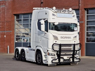 Scania S 2019 - S500 NGS Highline 6x2/4 - Custom exterior - Full air - Retarder - Leather - Steering axle te koop