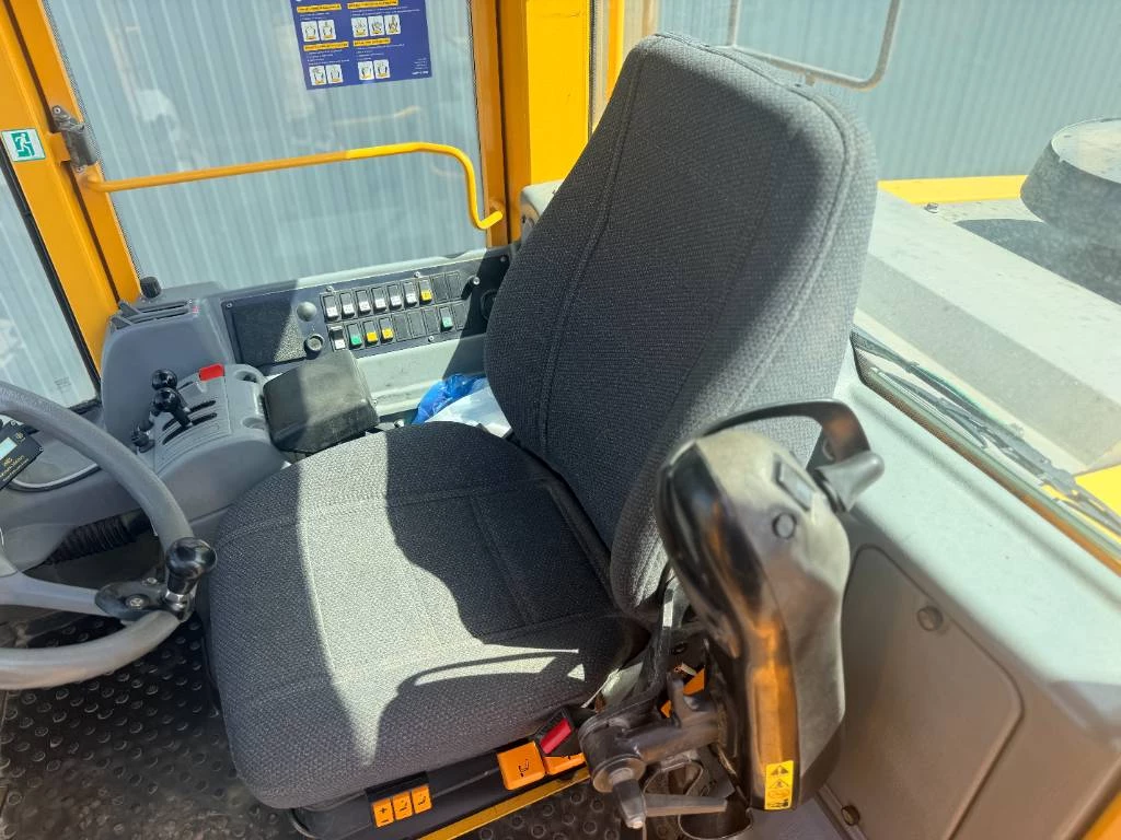 Volvo 2005 - L150E immagine 17