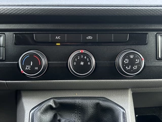 Volkswagen Transporter 2020 - 2.0 TDI 150 PK 4-MOTION 6.1 / L2H1 / 1e EIG. / 4x4 / TREKHAAK / ACHTERKLEP / INRICHTING / AIRCO / CRUISE / NAVI / APPLE CARPLAY obrazek 20