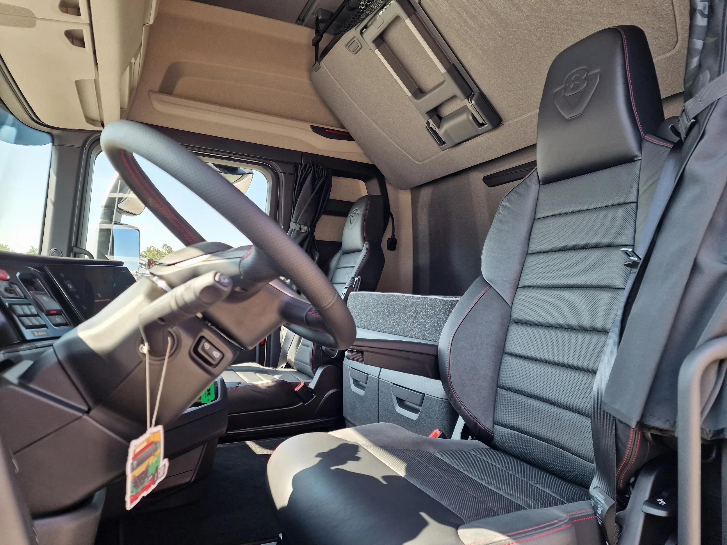 Scania R 2026 - R590 V8 NGS Highline 6x2 - NEW - 2.95WB - Retarder - Night clima - Leather - Alloy immagine 10