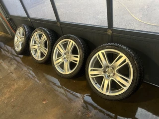 Audi RS4 - Audi RS4/RS5 Originele 19″ Velgen met DUNLOP SP WINTER SPORT imagem 1
