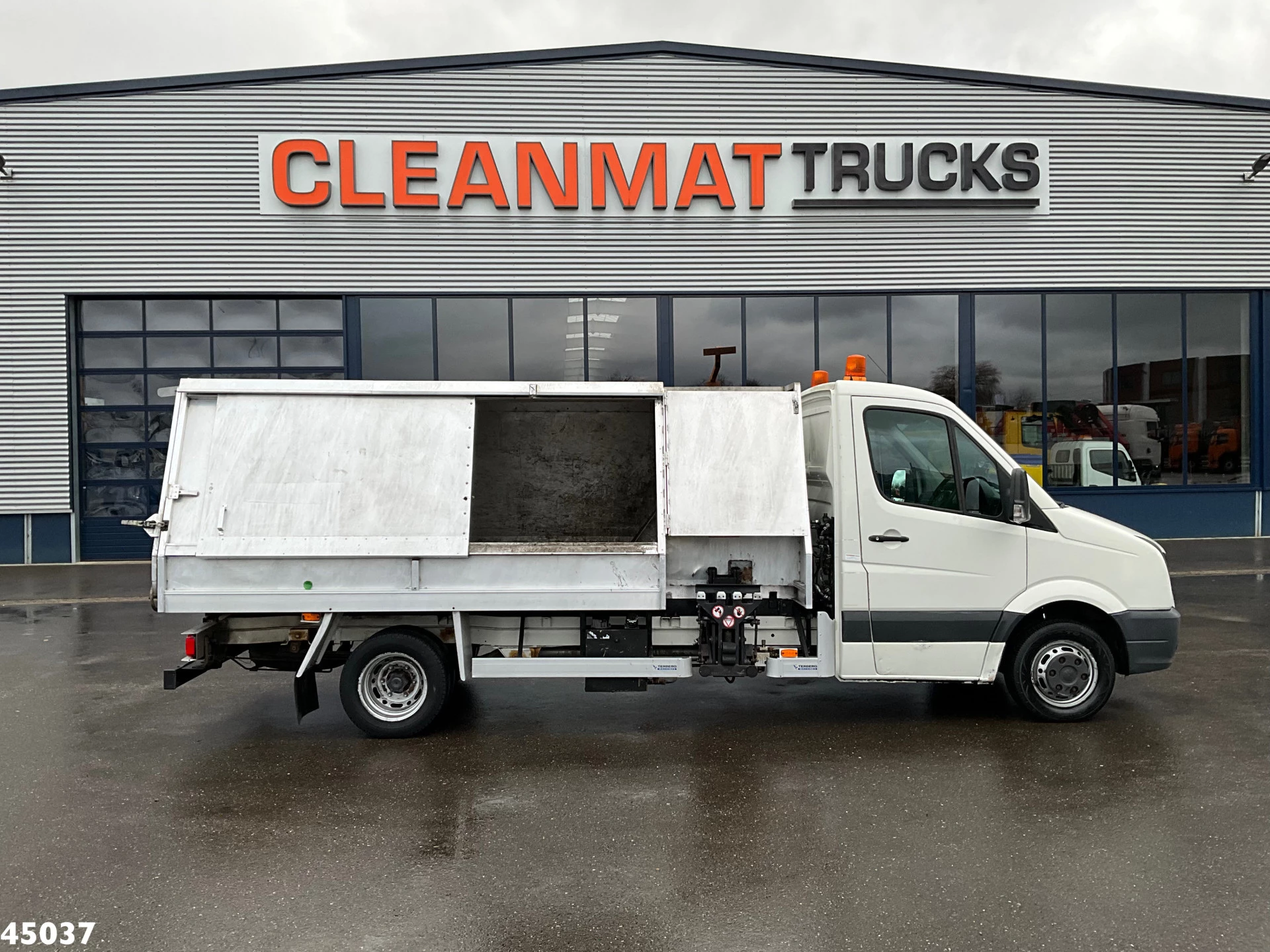 Volkswagen Crafter 2007 - 2.5 TDI Terberg zijlader Just 115.247 Km! afbeelding 9