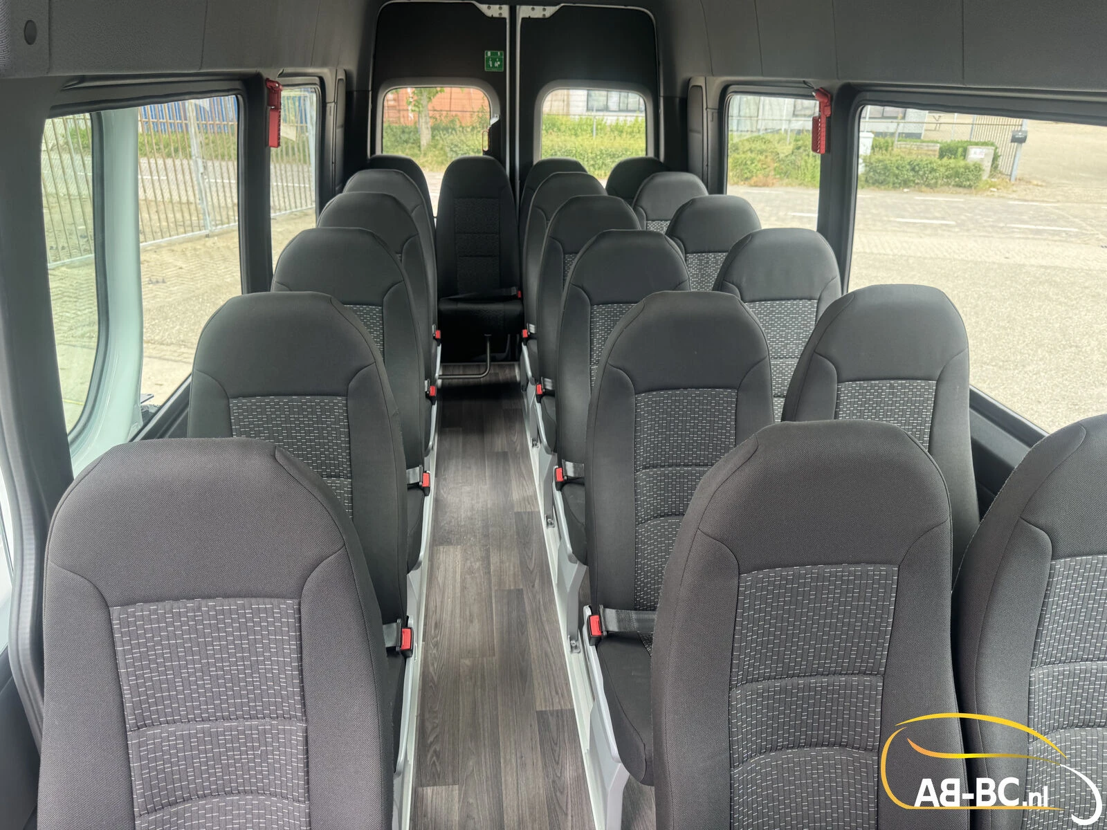 Mercedes-Benz Sprinter 2026 - Transfer 45, 23 Seats, Euro 6 image 40