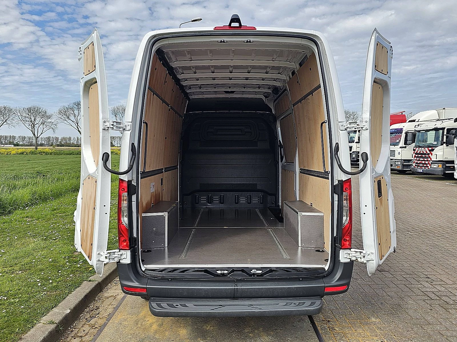 Mercedes-Benz Sprinter 2024 - 317 obrázek 13