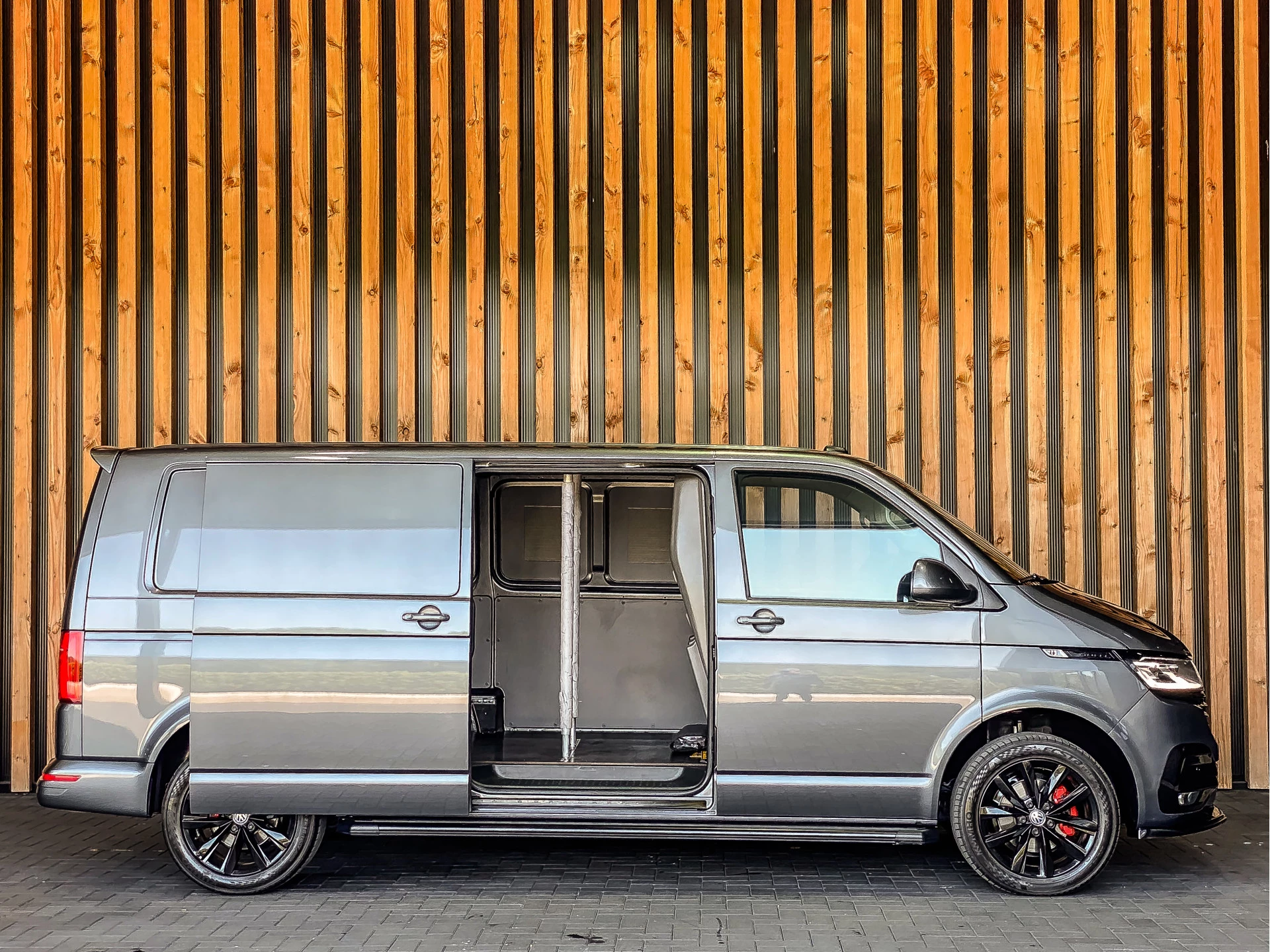 Volkswagen Transporter 2022 - 2.0 TDI 150PK DSG L2H1 Bestelwagen image 4