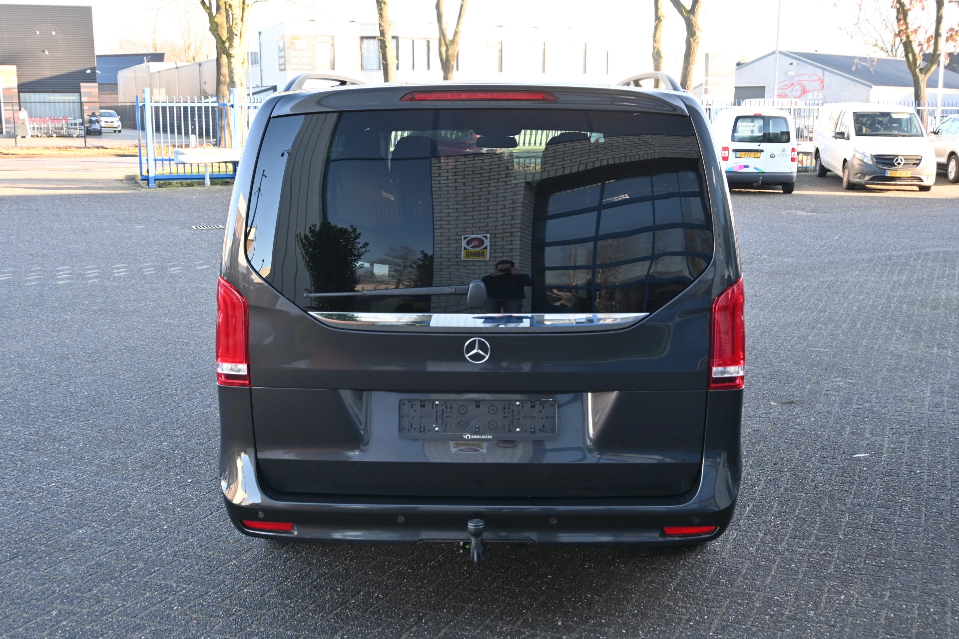 Mercedes-Benz V-Class 2024 - 300d Lang DC Edition Bild 14