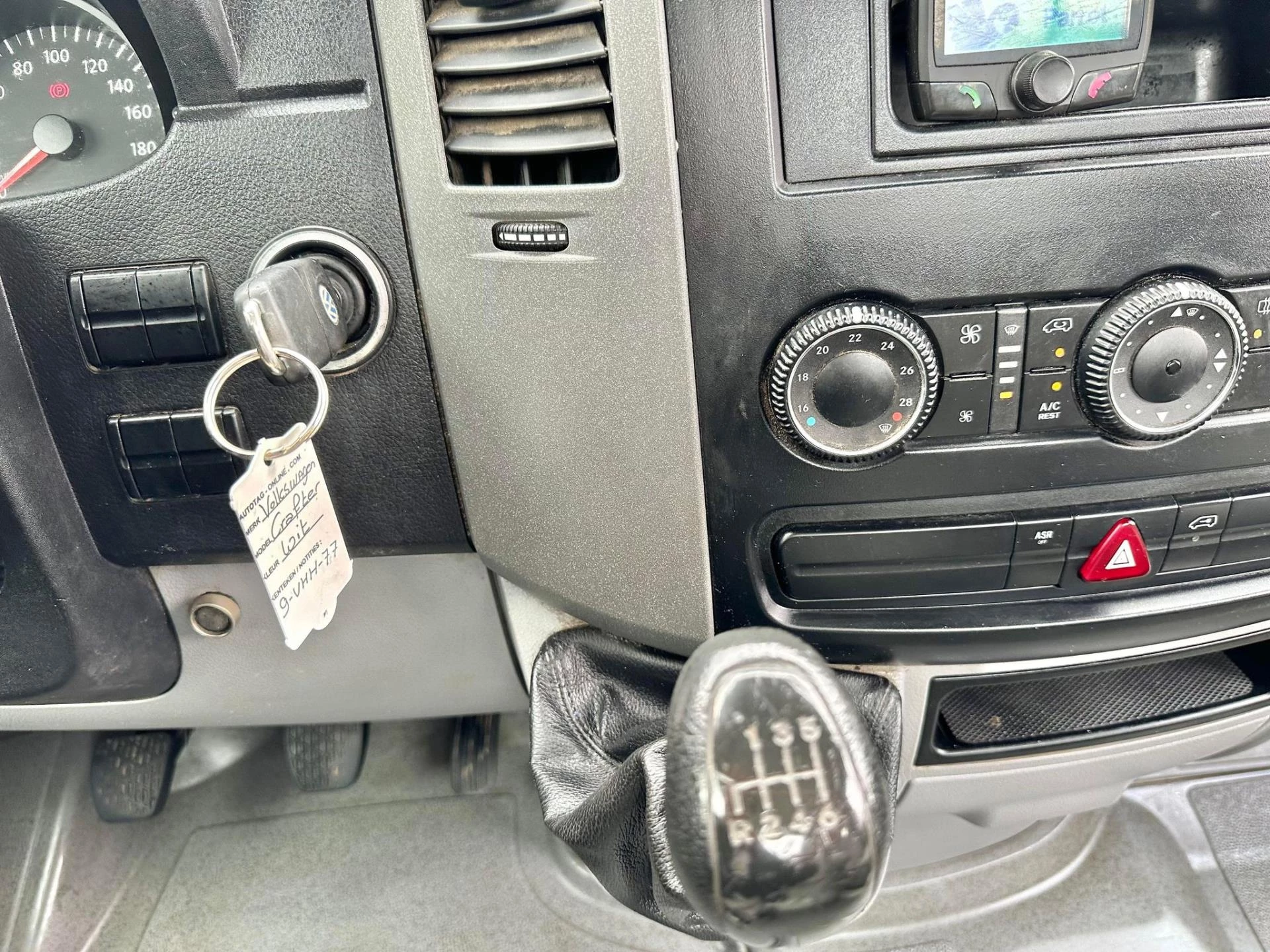 Volkswagen Crafter 2010 - 35 2.5 TDI Airco/Cruise/Trekkr. van 3.500 kg.!!! imagem 15