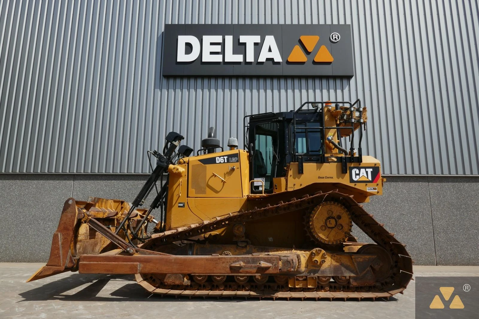Caterpillar 2018 - D6T LGP image 1
