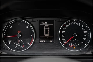 Volkswagen Transporter 2017 - 2.0 TDI 4motion L2H1 | 150 PK | DC 6-Zits | 1e Eigenaar | Cruise | Zijschuifdeur R+L | Airco | Imperiaal | Trekhaak bild 16