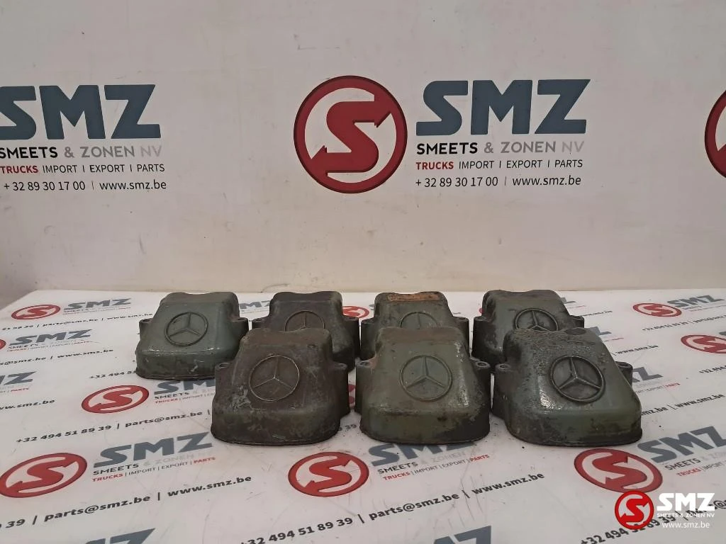 Mercedes-Benz - Occ set van 7 cilinderkopdeksels OM442.906 Mercede afbeelding 1