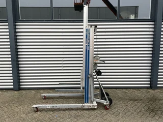 Genie 2009 - SLC-24 Materiaallift kanaallift for sale
